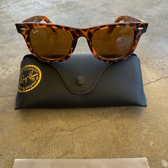 Rayban Wayfarer Classic Sunglasses Tortoise Shell Frame G-15 Green Lens Rb2140f - Picture 2 of 4